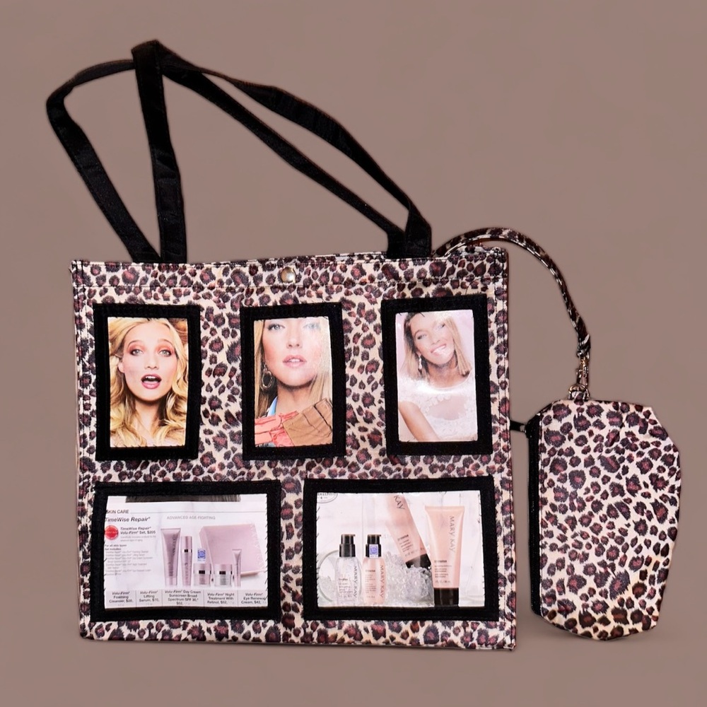 LEOPARD PRINT ⭐️ TOTE BRAG BAG, w/ Photo Holders and attached change purse, NWT